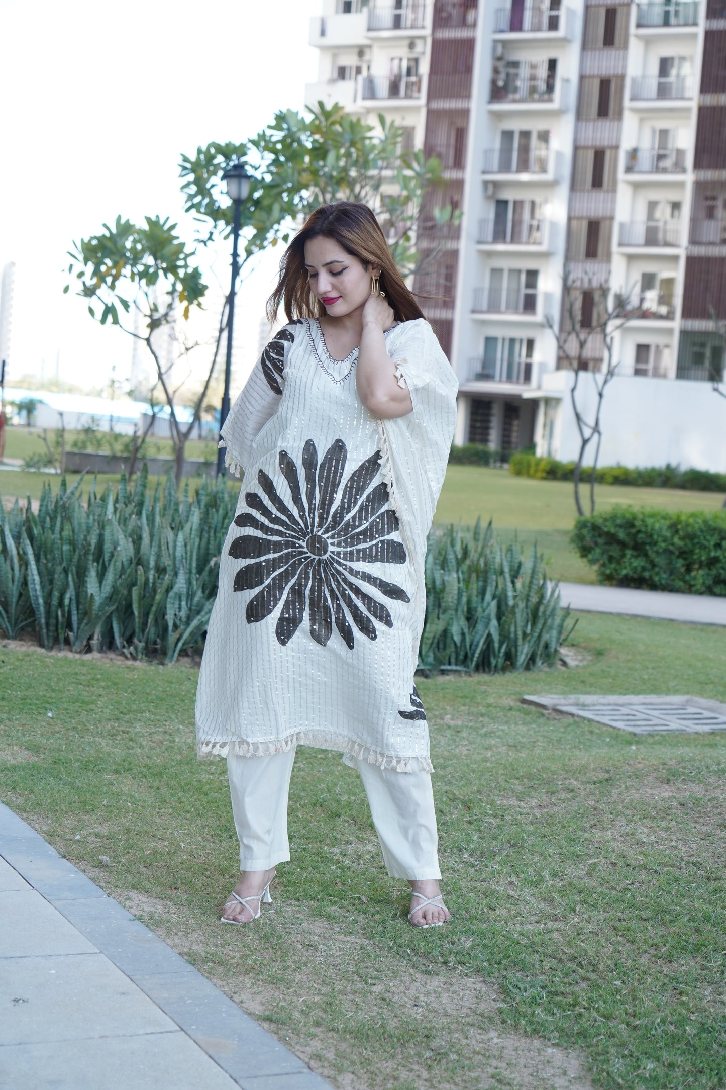 Chic lurex floral embroidered kaftan kurta with pant