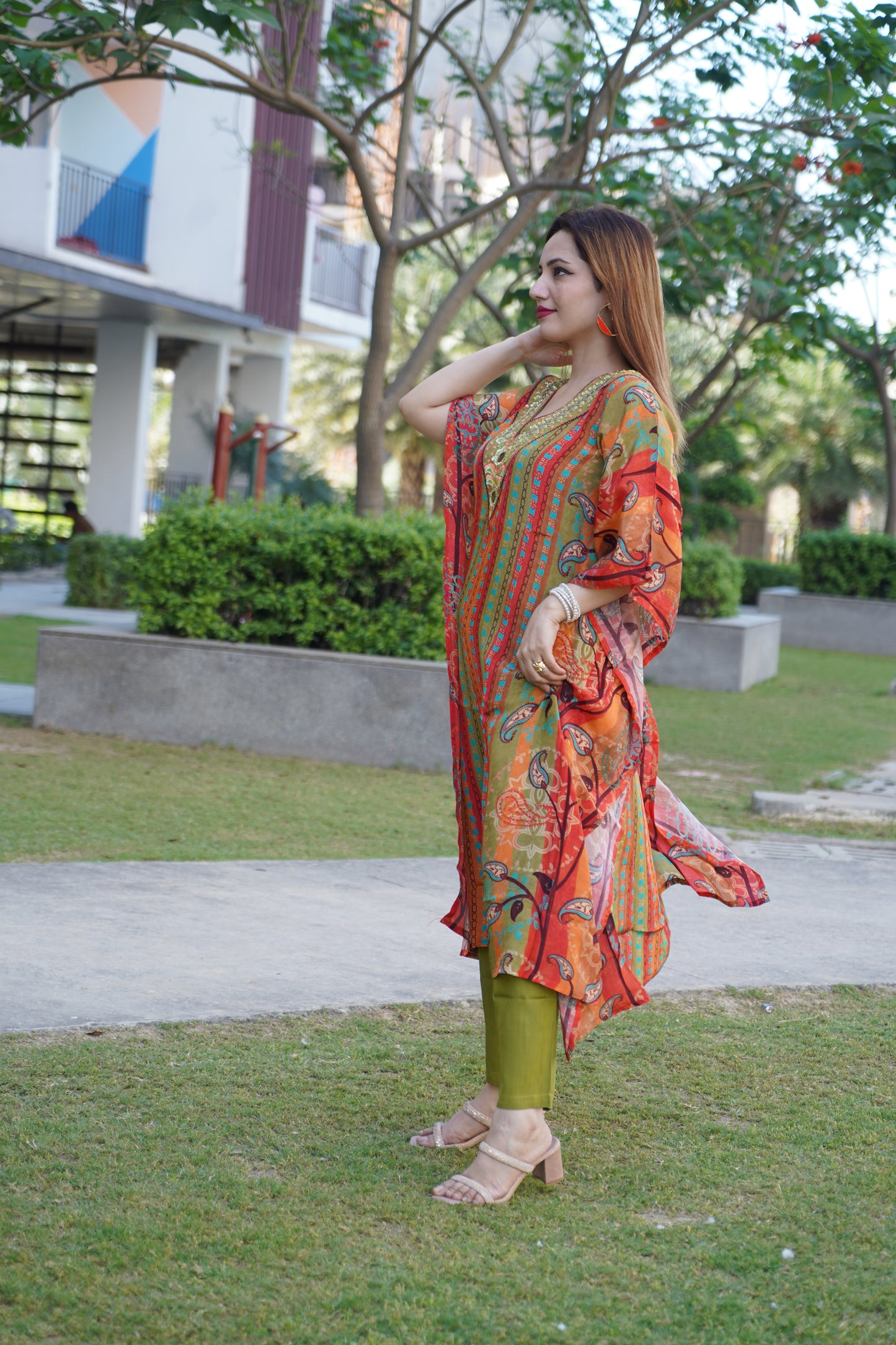 Graceful striped kaftan dress for a timeless style