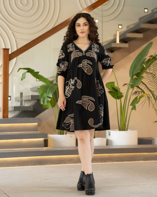 Sunlit cotton dress designed for everyday or weekend wear