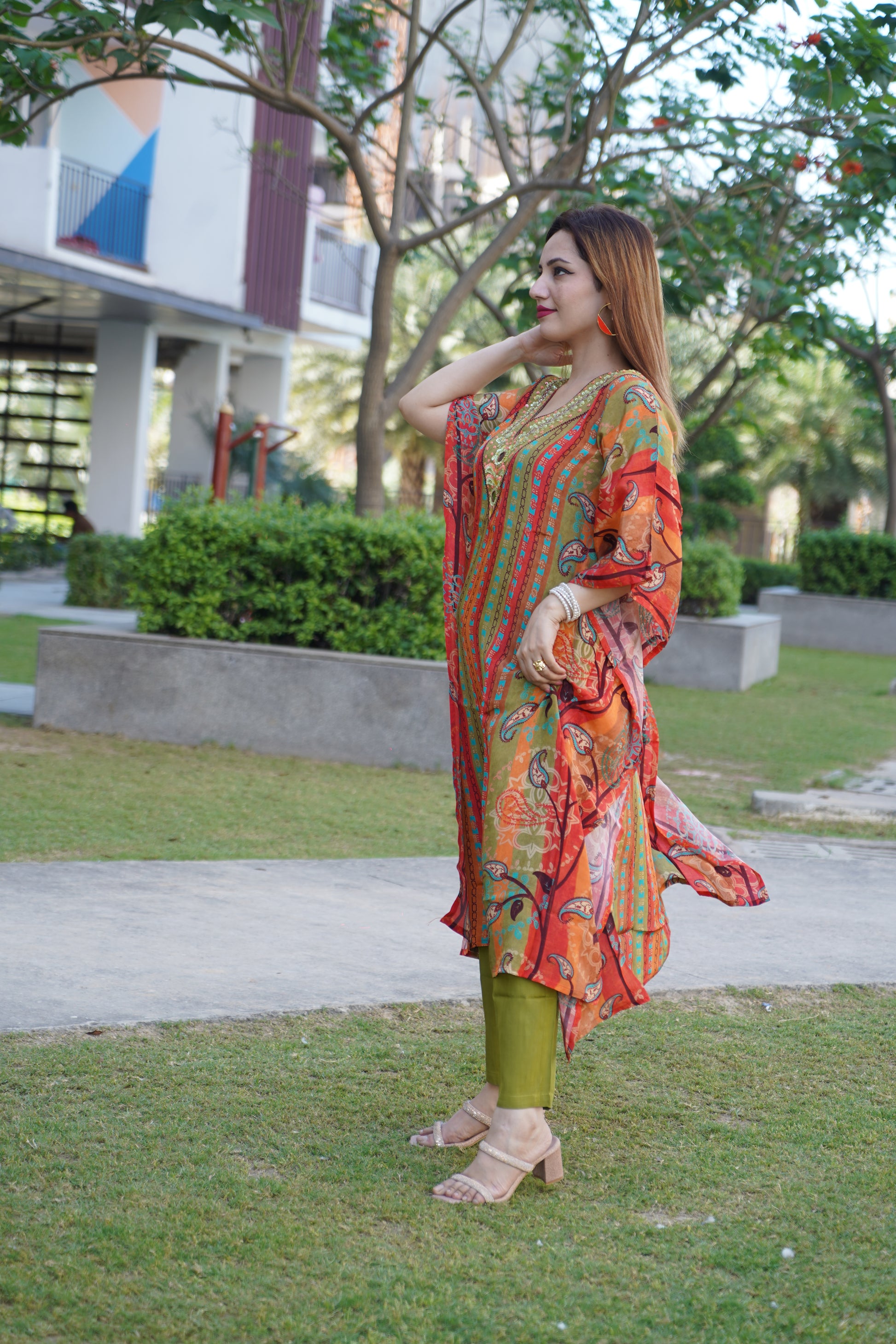Graceful striped kaftan dress for a timeless style