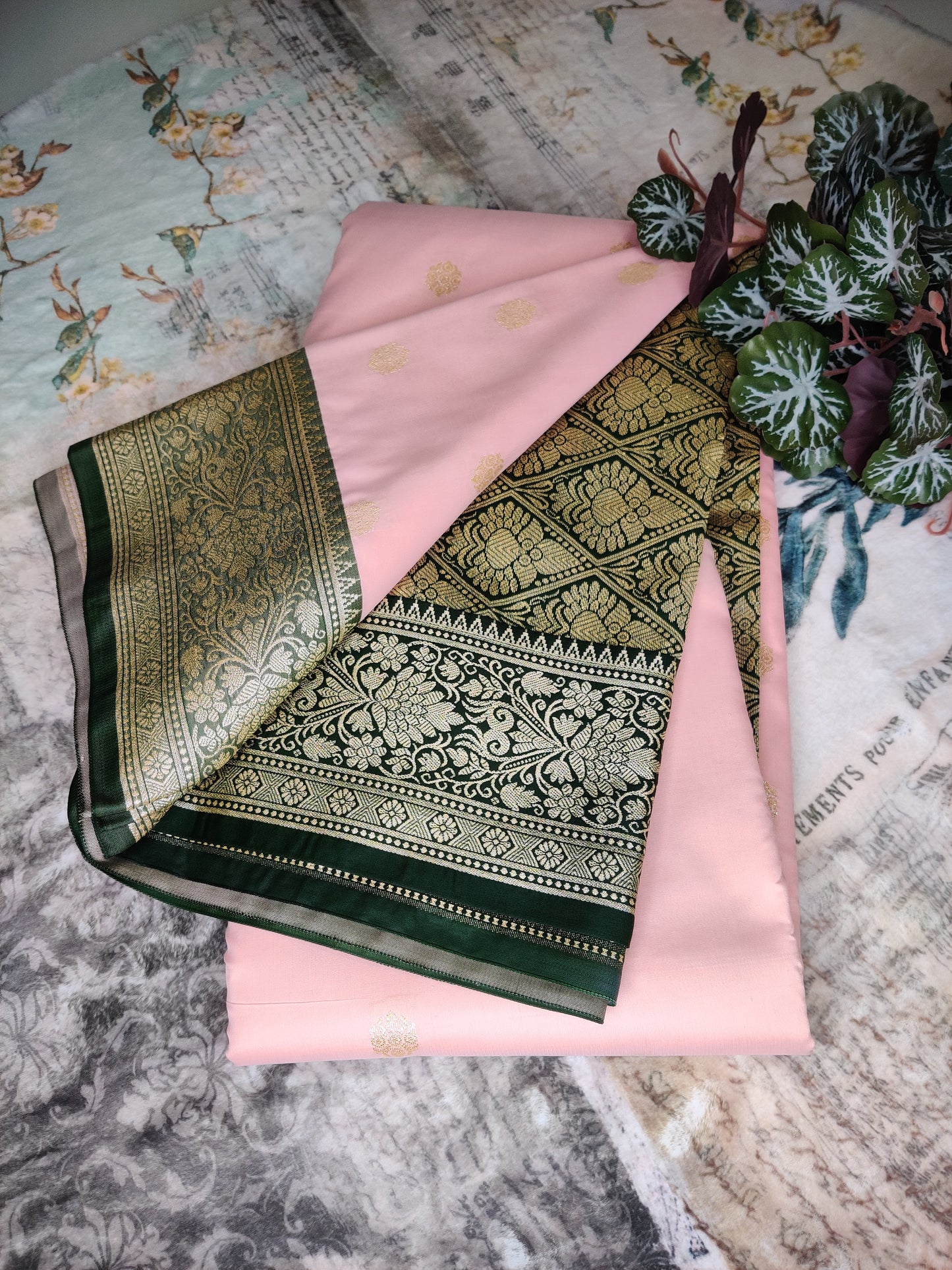 Woven Design Zari Soft Silk Floral Border Saree