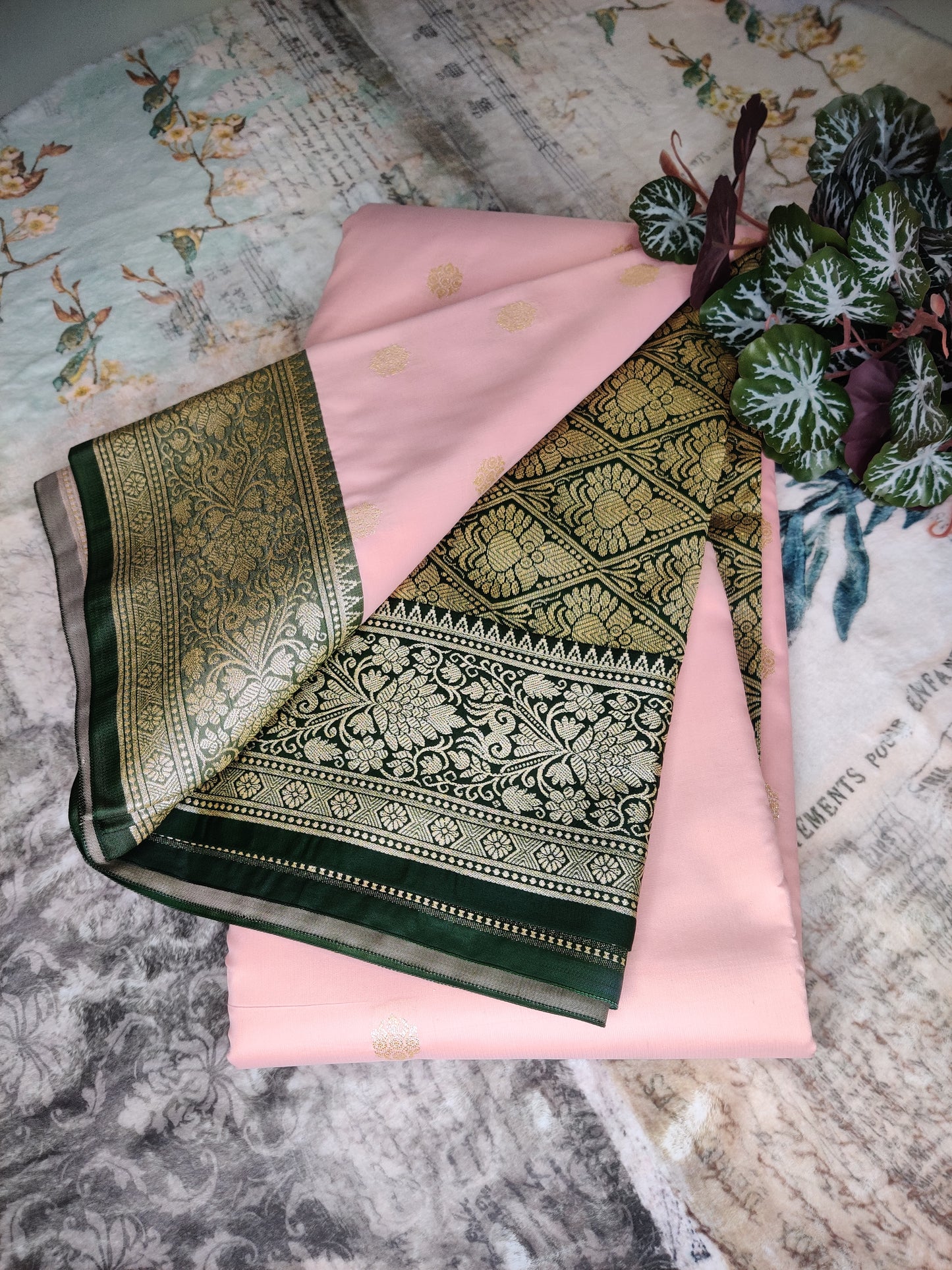 Woven Design Zari Soft Silk Floral Border Saree