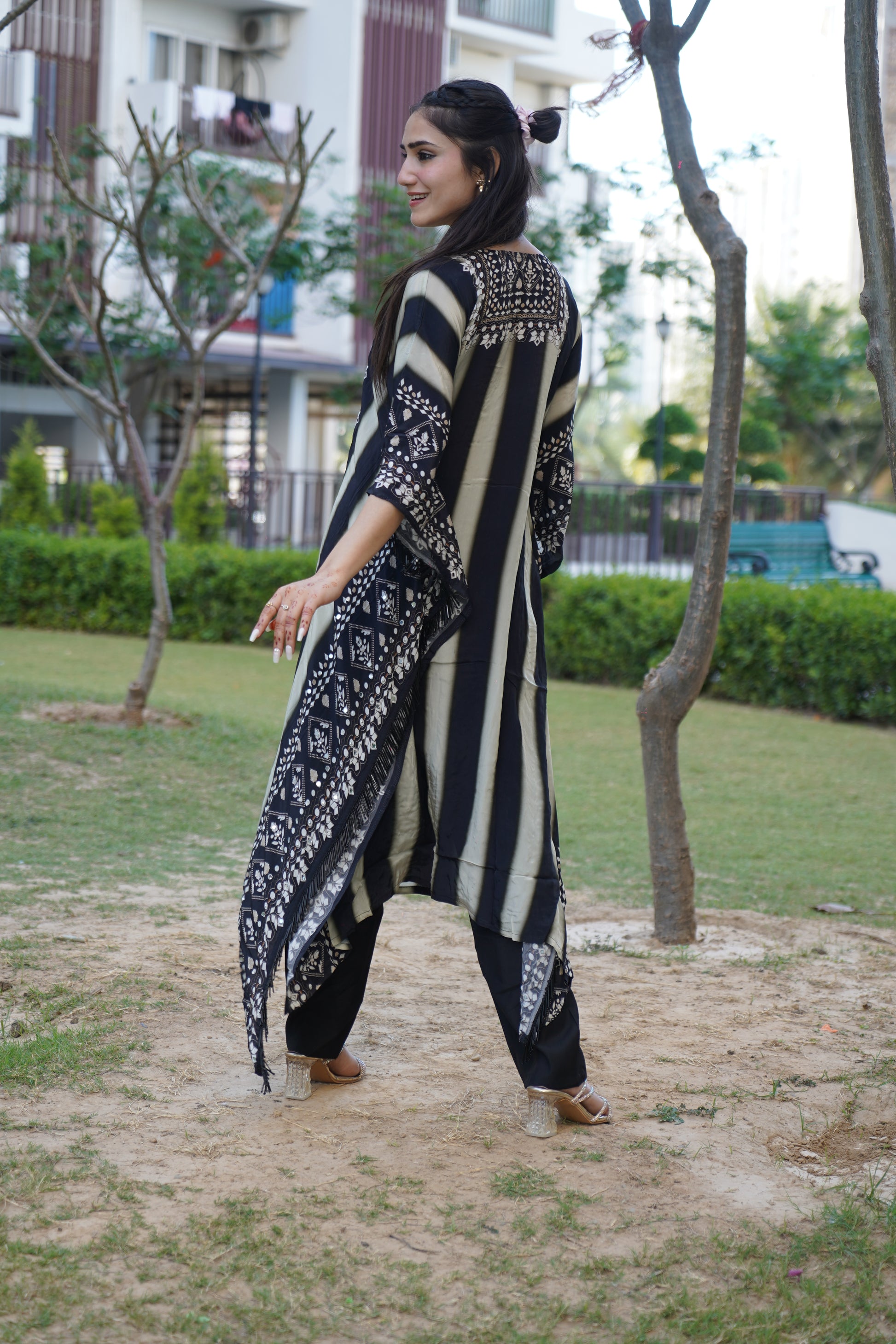 Traditional yet modern Salma Sitara Kaftaan Set.